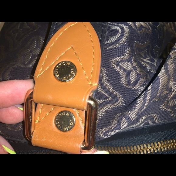 LOUIS VUITTON
Limited Edition Navy Jacquard Monogram Fabric Aviator Bag - Picture 3 of 10